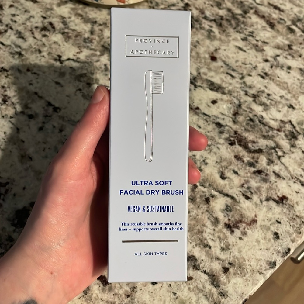 Facial Dry Brush